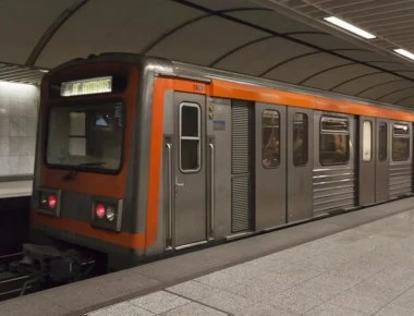 Νεκρός ανασύρθηκε ένας 40χρονος από τις γραμμές του Μετρό στην Ομόνοια